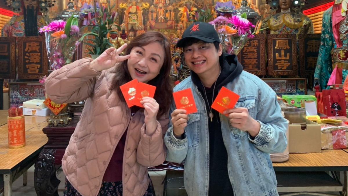 把宮廟當娘家!民歌天后吐悲傷實情 獲神明欽點扮仙遊行