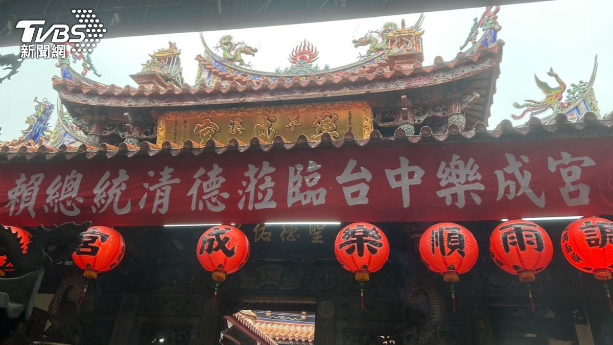 賴清德第二站前往東區樂成宮。(圖/林冠丞攝)