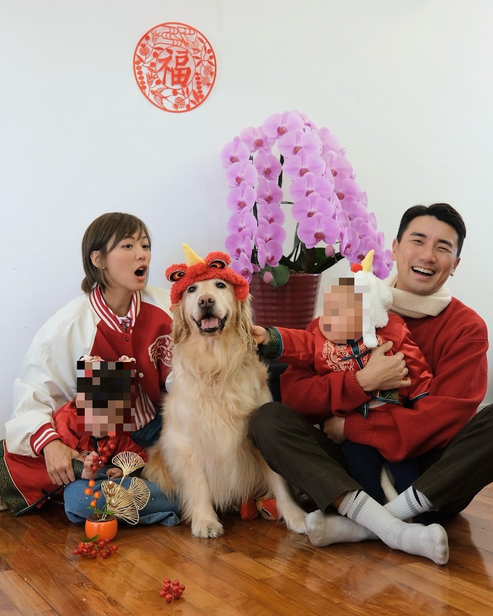 作為同樣是模範家庭的洪永城與太太梁諾妍,也上傳了賀年照。(圖/翻攝自IG@inez_leong)