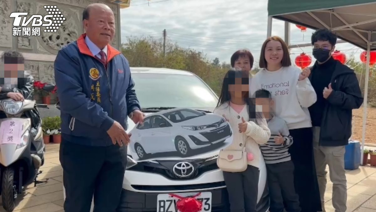 擲筊送轎車！金門10歲妹「擲14次聖筊」奪冠嗨：賣錢去上課