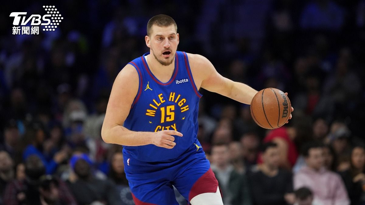NBA/1分鐘拿8分!約基奇準大三元 金塊險勝76人止連敗