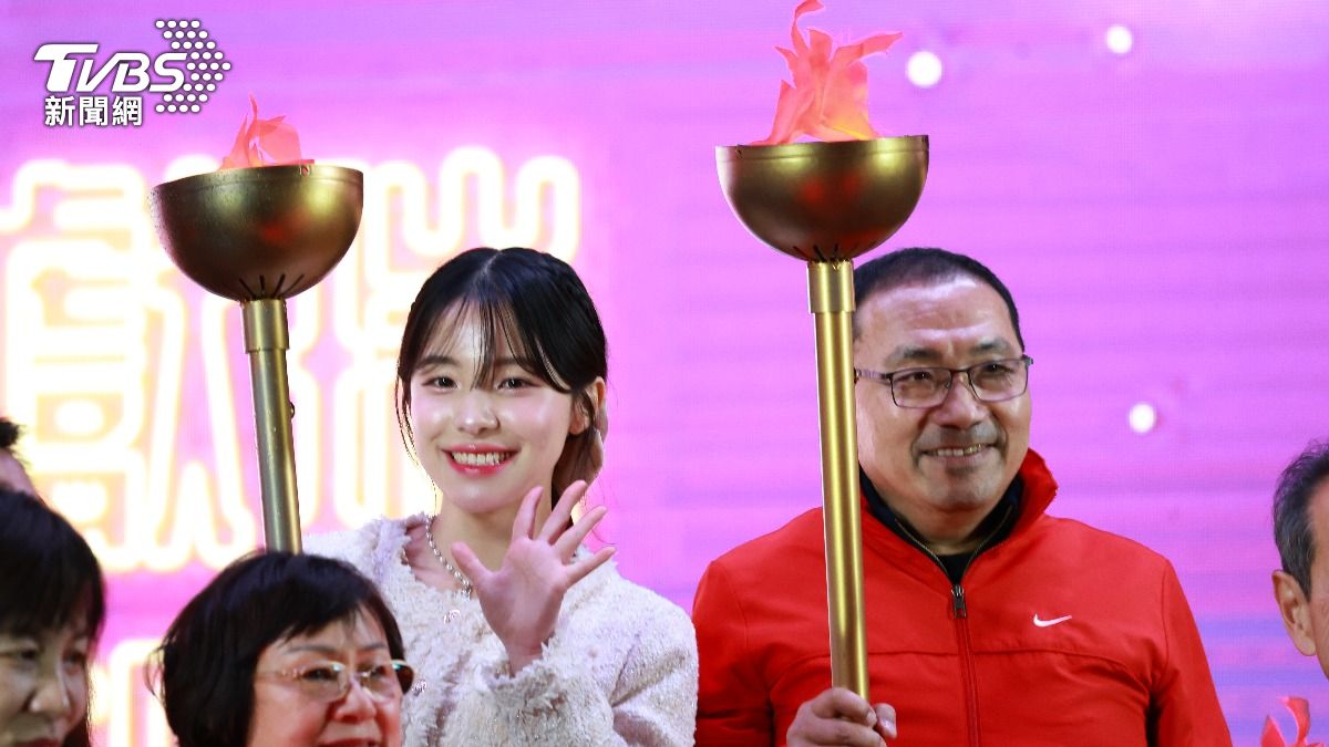 多圖/新北燈會登場!李多慧、侯友宜同台開幕 巨型主燈超吸睛
