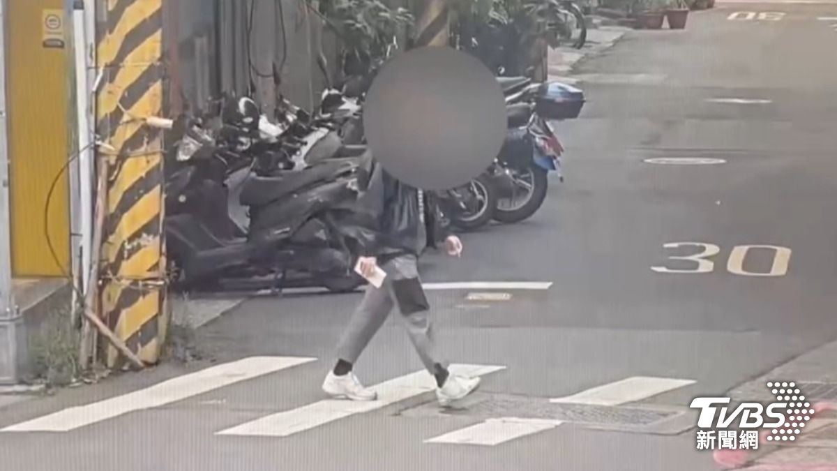 嫌犯前往面交畫面。(圖/TVBS)