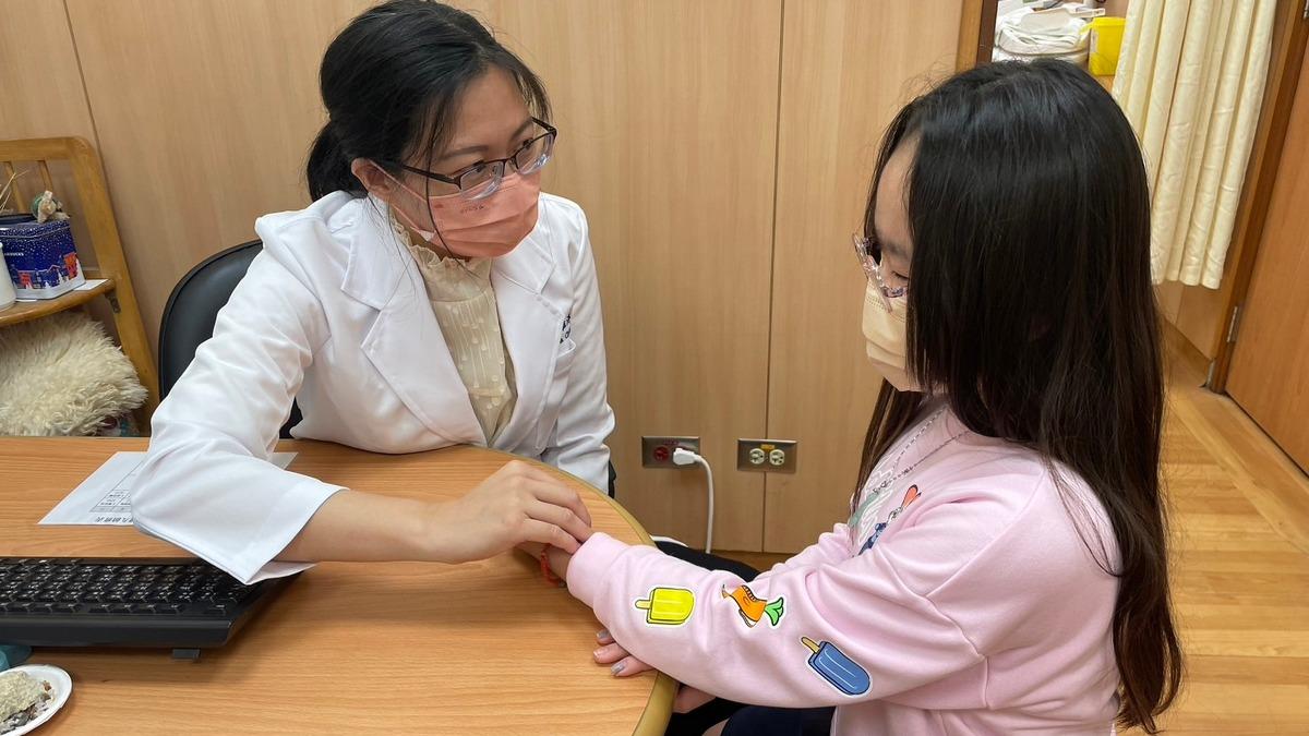 「開學症候群」常發生在長假結束、開學前後,孩子們對學校生活適應不良的狀況。(圖/台中慈濟醫院提供)