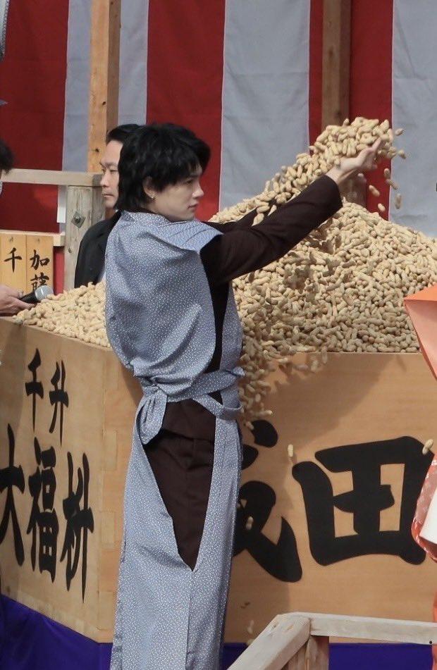 日本的撒豆節,家家戶戶撒豆子驅除鬼怪。(圖/翻攝自X)