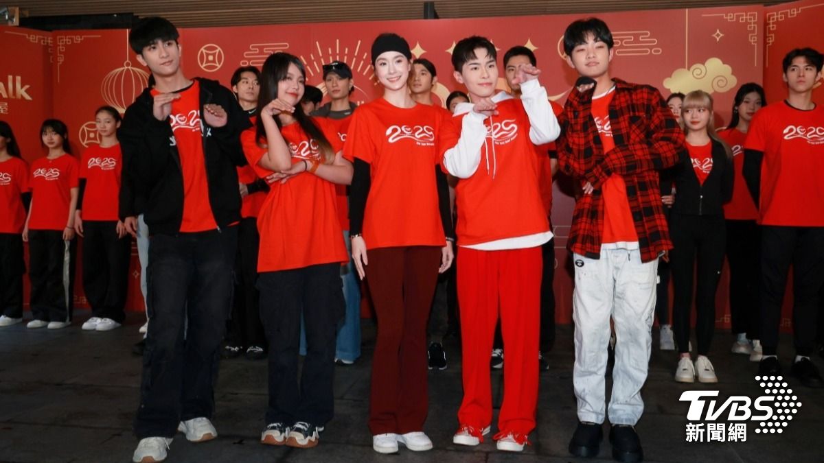 李呈恩(左起)、babyMINT張丞妘、陳萱、令宇辰、F.F.O陳至琦。(圖/趙世平攝)