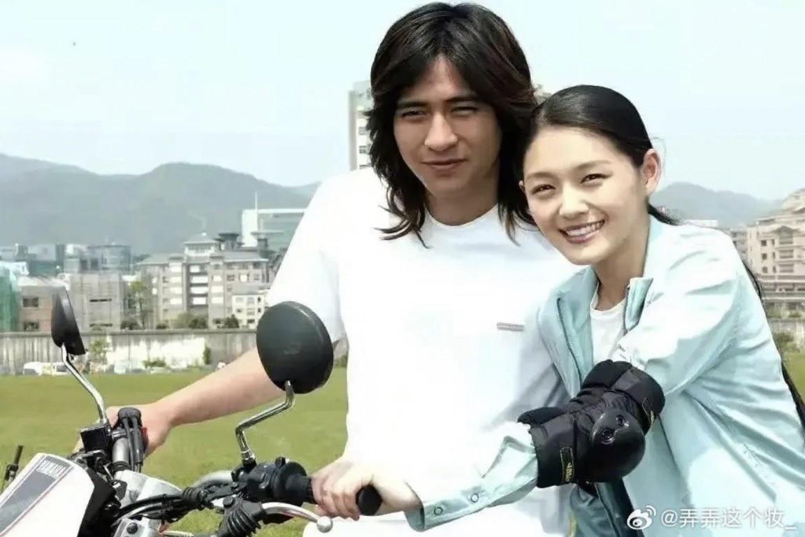 大S與仔仔因拍攝《流星花園》時認識,後因《戰神》日久生情。(圖/翻攝自微博)