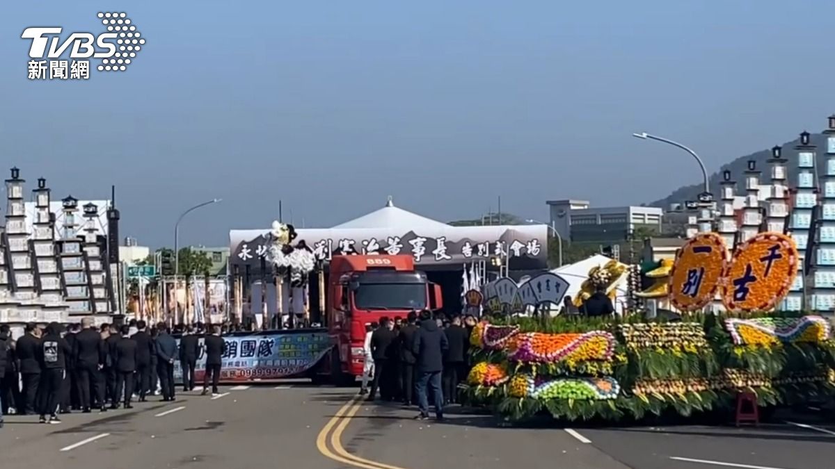 三環幫劉憲治遭斷掌槍殺 今告別式警出動150警力戒備
