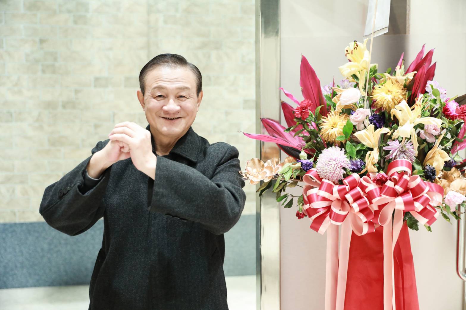 金馬男配開春就出事!頭撞桌角濺血 還原驚險過程:用生命在演出