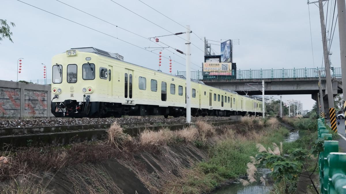 花東新觀光列車山嵐號今(4)日試營運。(圖/楊先生提供)