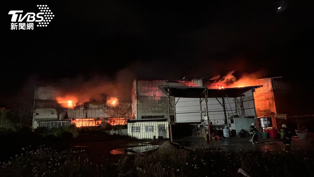 桃園虎頭山會稽垃圾掩埋場火警　疑春節暫置資收物釀災
