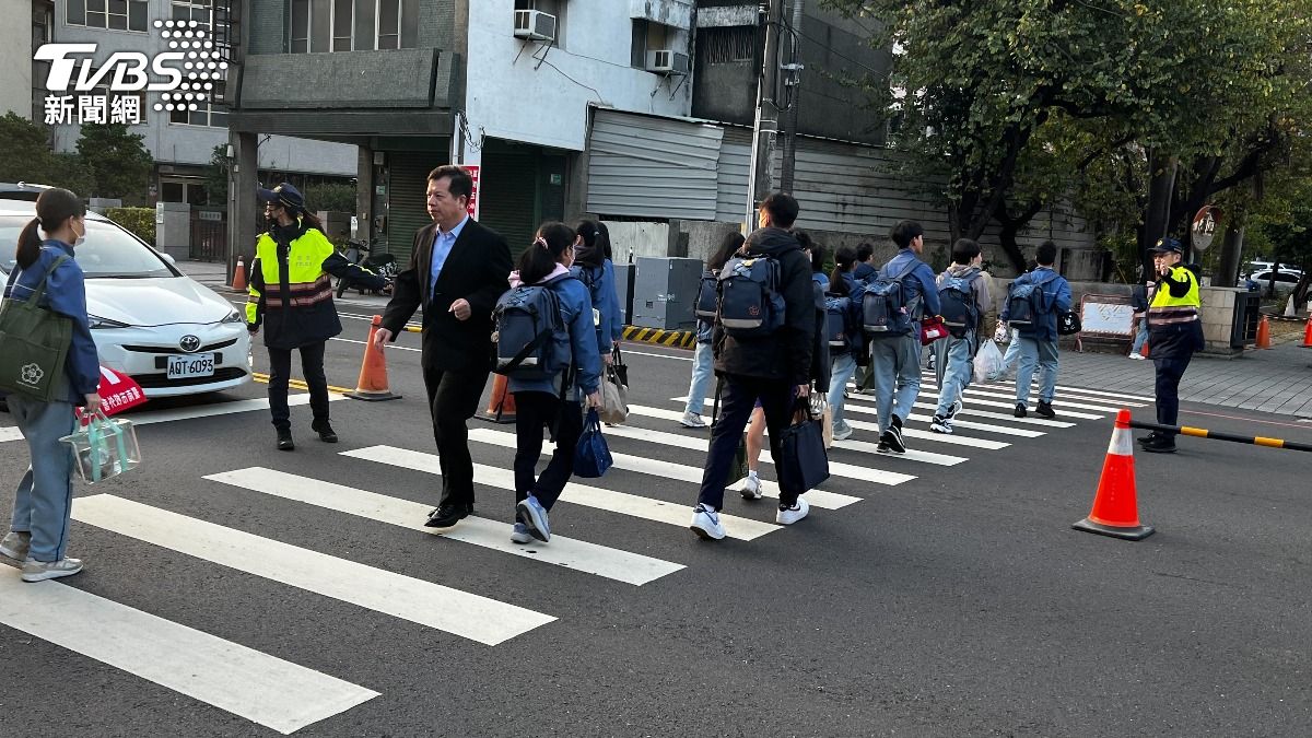 明年寒假、春節中間塞「3天課」 家長炸了:難規劃返鄉旅遊