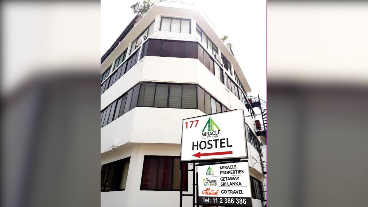 麥金托什入住的青年旅舍。(圖/翻攝自 X TamilGuardian)