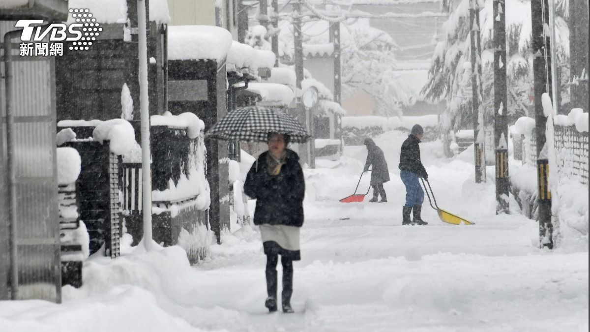 日本明又下「警報級大雪」 白川鄉積雪259cm破紀錄
