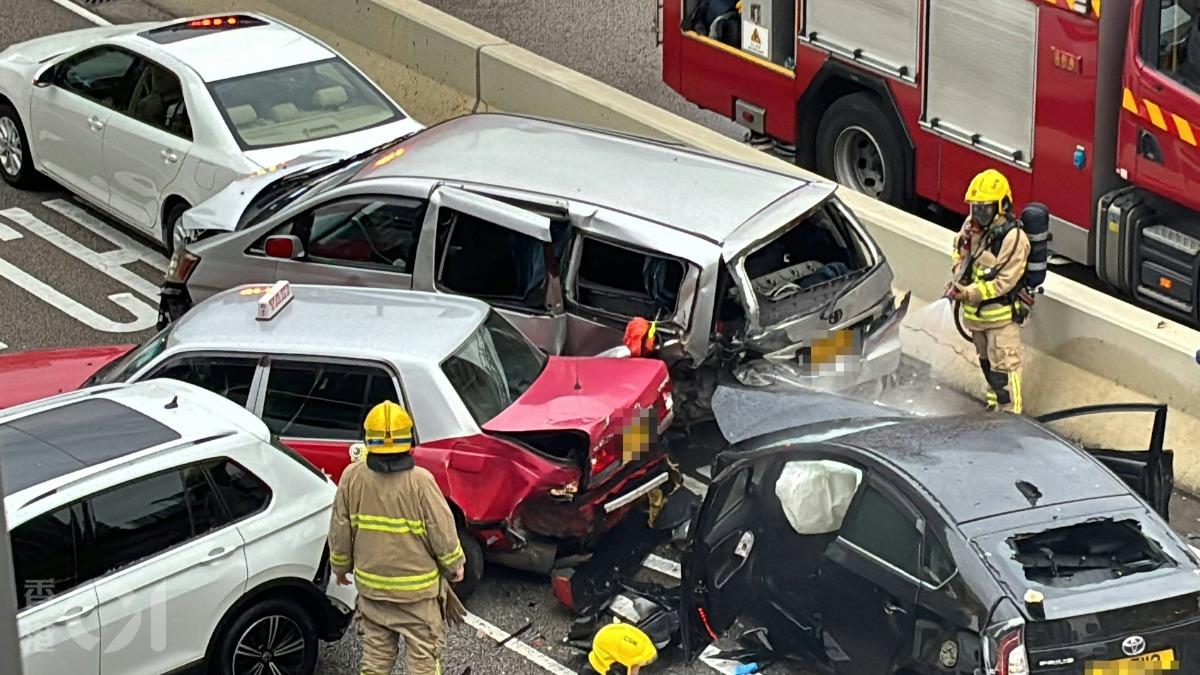 香港8車連環撞！黑色小客車「高速狂飆」釀追撞　網轟：神經病