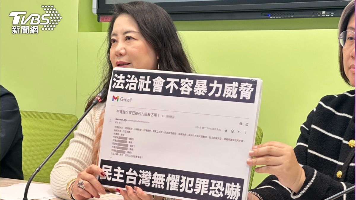 吳思瑤曝光恐嚇電子郵件內容。(圖/潘袁詩羽攝)