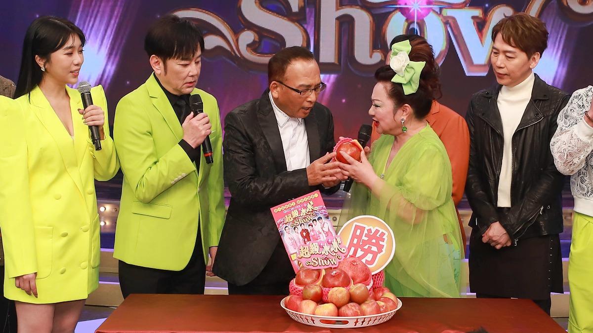 66歲孔鏘「腳腫大」查不出病因:怕截肢 年後首曝光吐「最新病況」