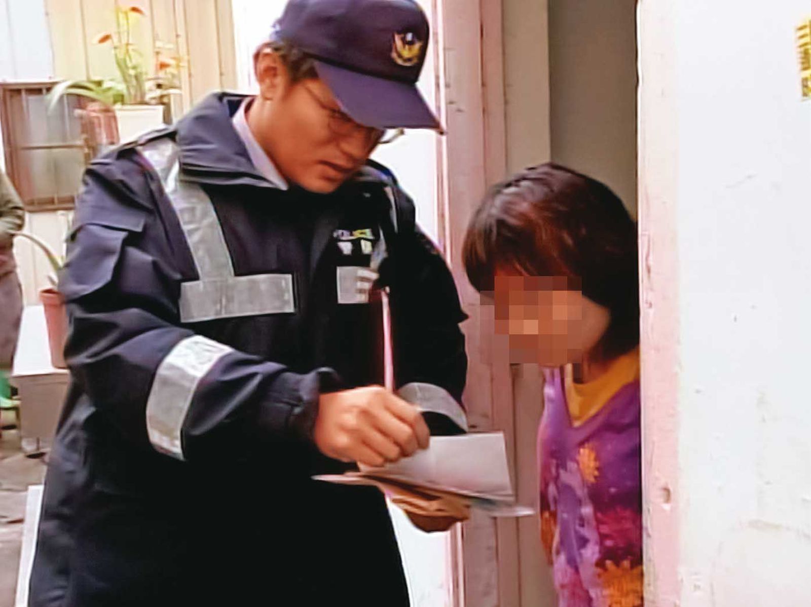 警方一開始發動大規模查訪，想釐清女屍身分卻毫無頭緒。（圖／東森新聞提供）