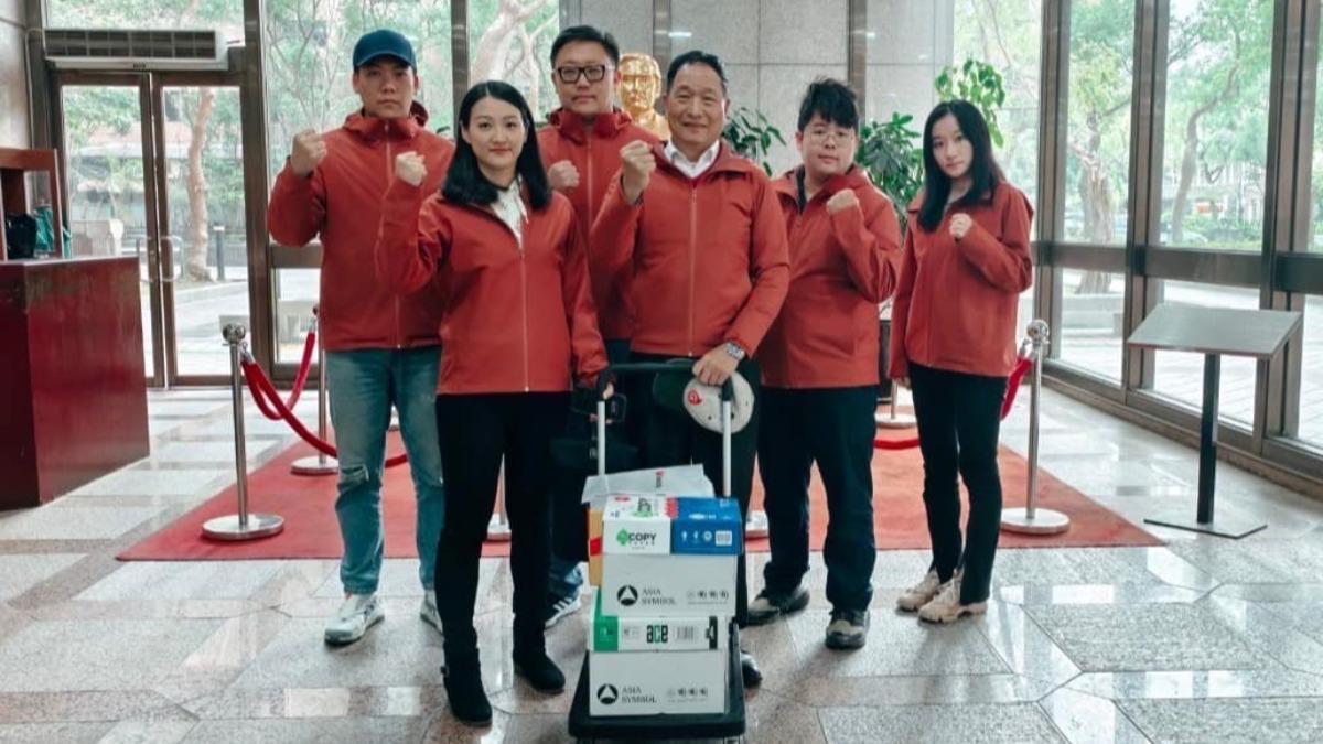 藍罷免吳沛憶被退件!鍾小平酸「成不了事」 領銜人親曝真相反擊