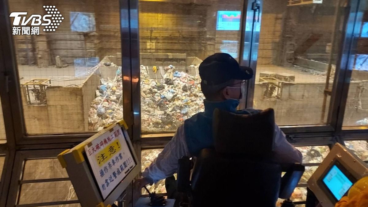 高雄碎屍案再撈到左手、右腳掌!頭顱仍未尋獲 警開挖焚化爐