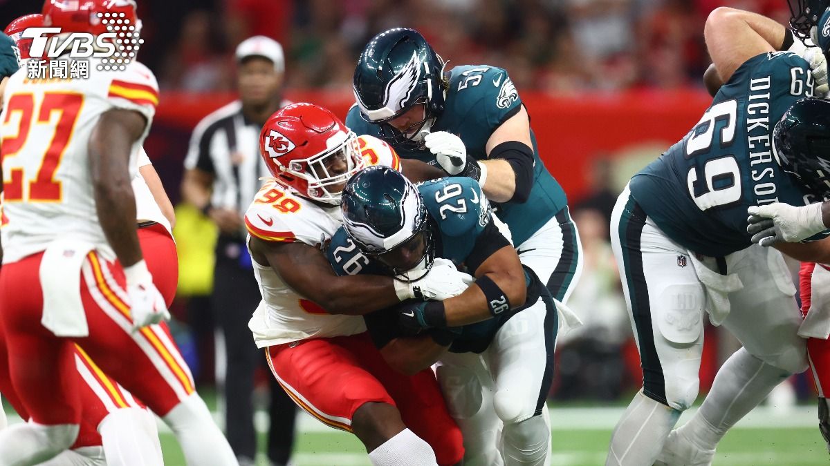 NFL/2025超級盃打響!酋長力拚三連霸 川普、泰勒絲全到了