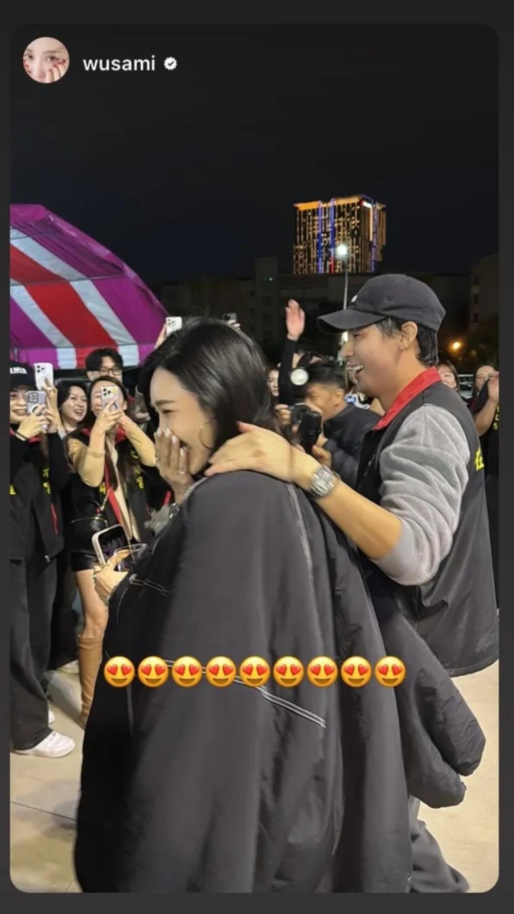 李玉璽(右)甜蜜互動全被拍下。(圖/翻攝自IG)