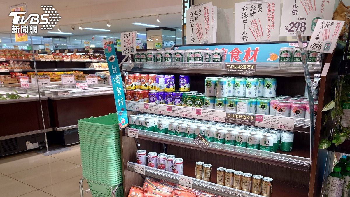 熊本超市多了不少台灣食材，包括啤酒和零食等。（圖／羅佳蓉攝）