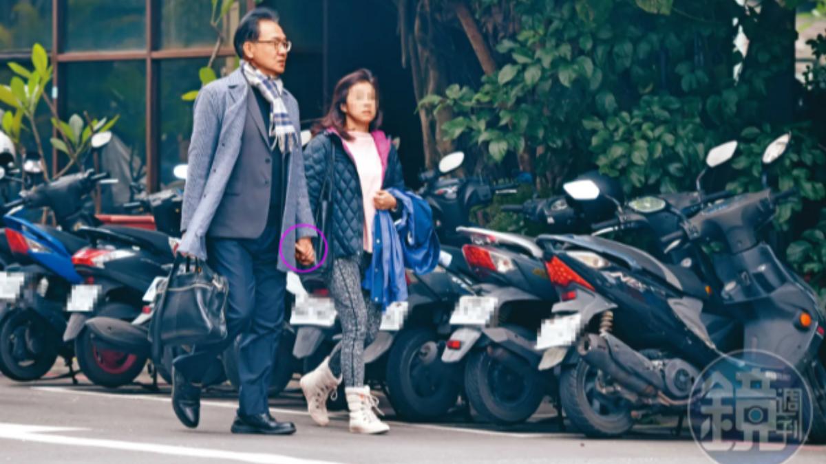 【兩教授同偷一女1】離家300里共餐陪過夜　陳鴻震十指緊扣黏小三全都錄