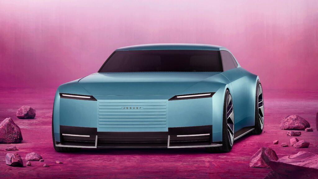 Jaguar目前正準備以高端電動車品牌的身份重新定位市場,計劃推出三款全新電動車型,首款概念車Type 00將於今年12月問世。(圖/翻攝自Jaguar)