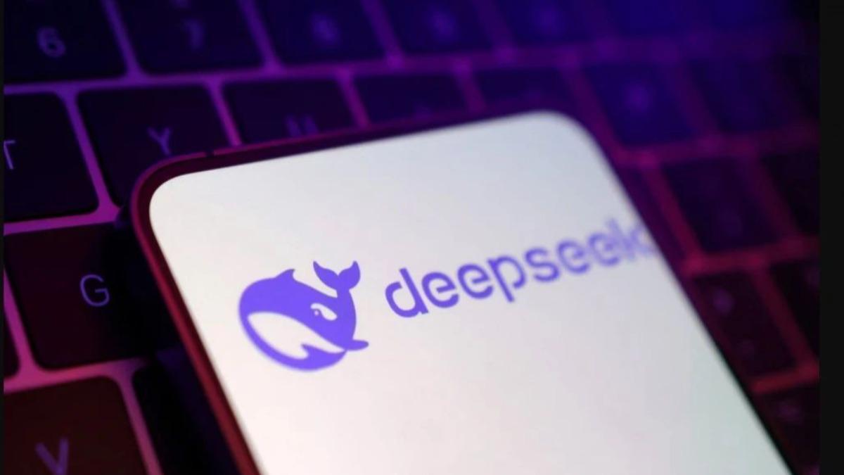 中國人工智慧新創公司「DeepSeek」的崛起引發了全球科技界的關注。（圖／翻攝自X@yicaichina）