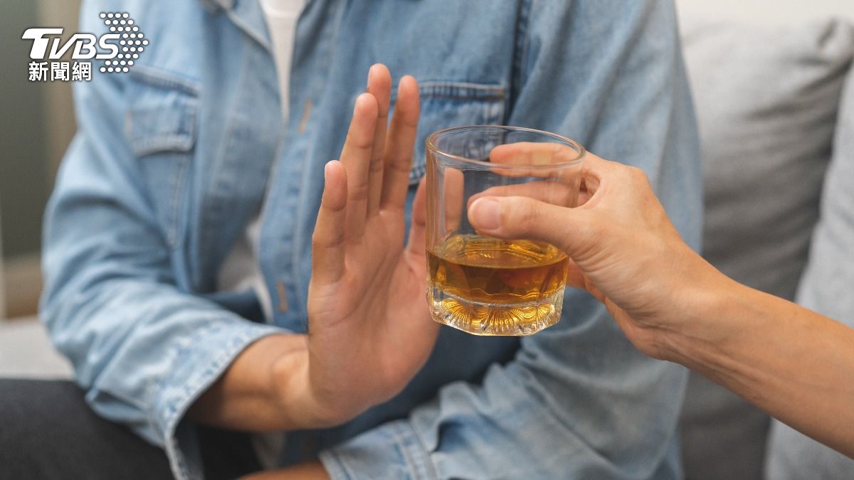 網友試喝雞精，結帳時竟被算入消費。（示意圖／shutterstock達志影像）