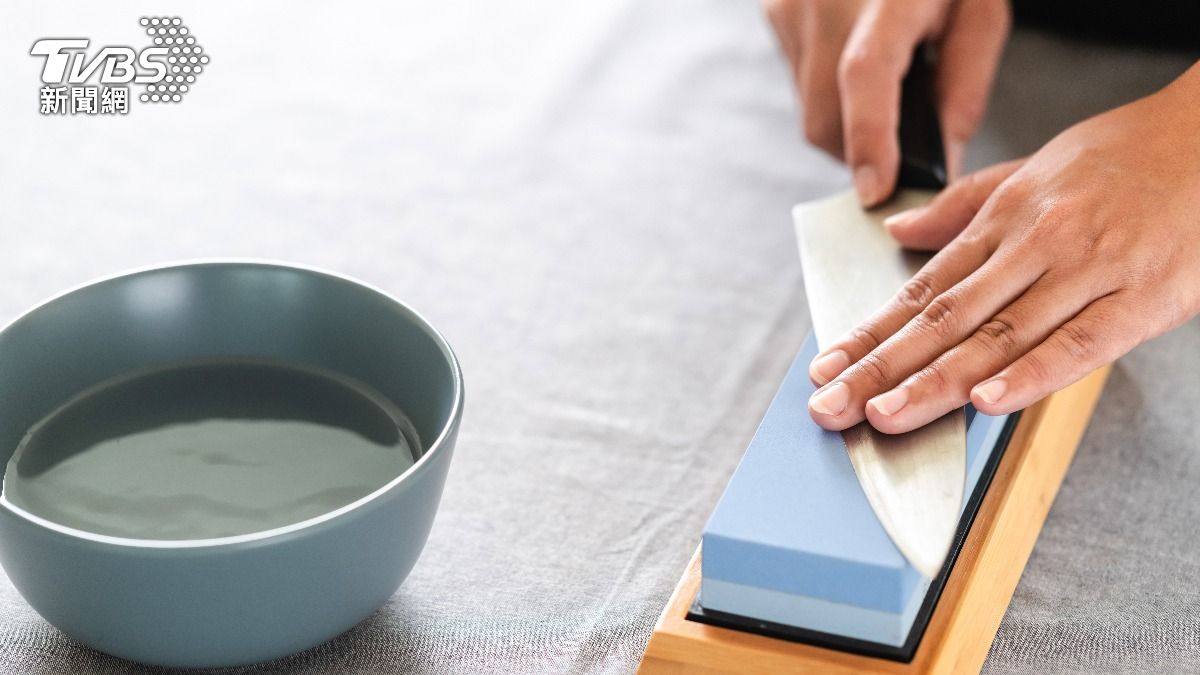 動尖銳物品怕會誤砍龍頭。（示意圖／shutterstock達志影像）
