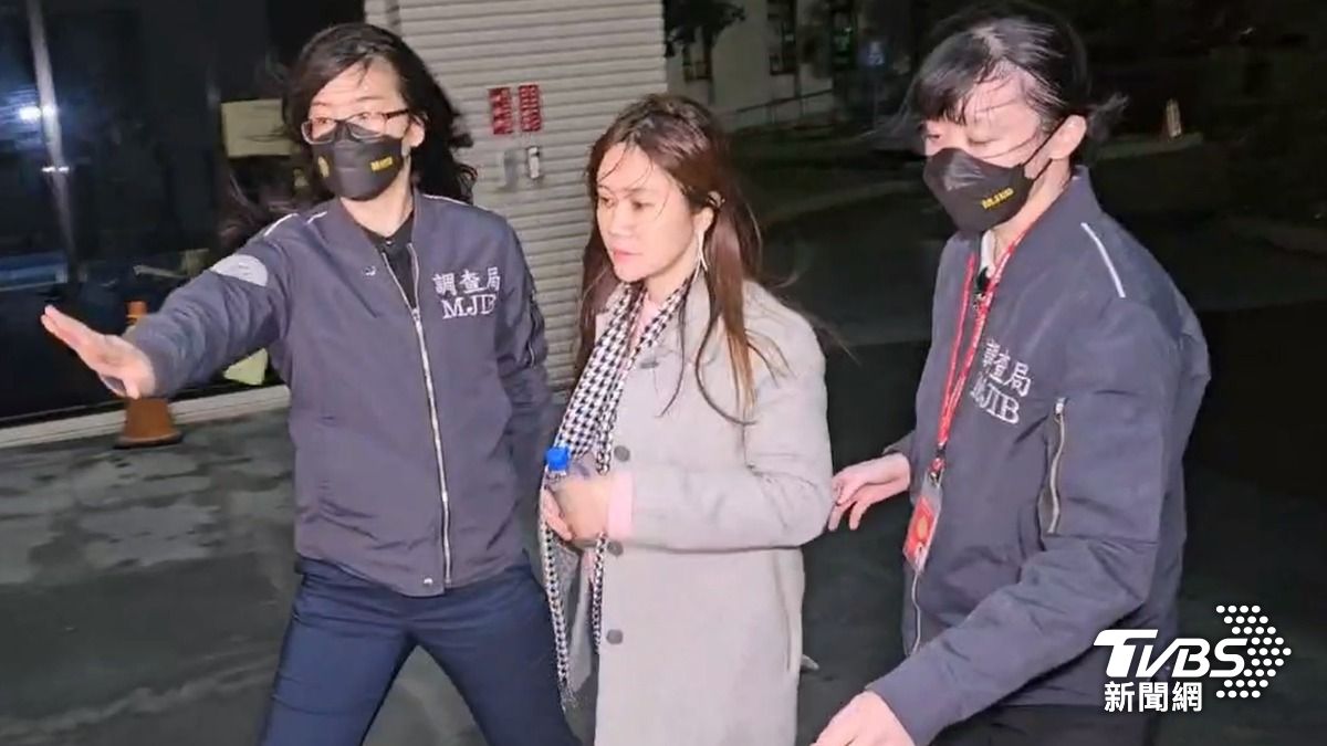 陳怡君表示：「懇請大家相信我的清白，我陳怡君不是這樣的人。」（圖／TVBS）