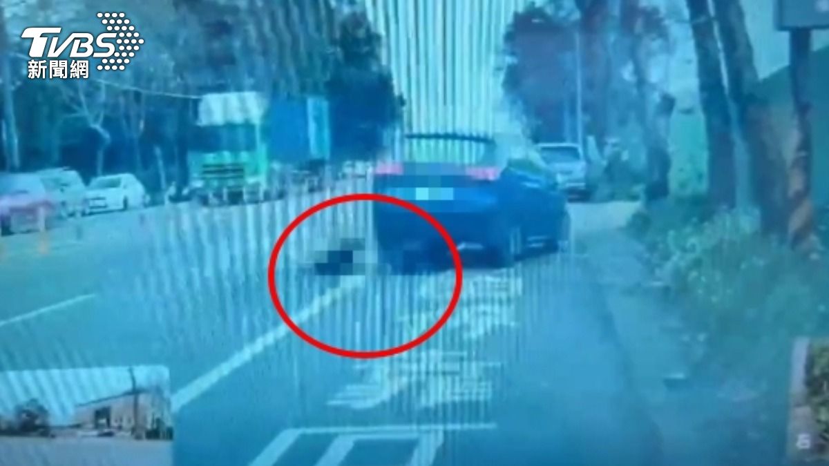 有片／桃園駕駛追撞機車「輾斃騎士」　驚悚撞擊瞬間曝