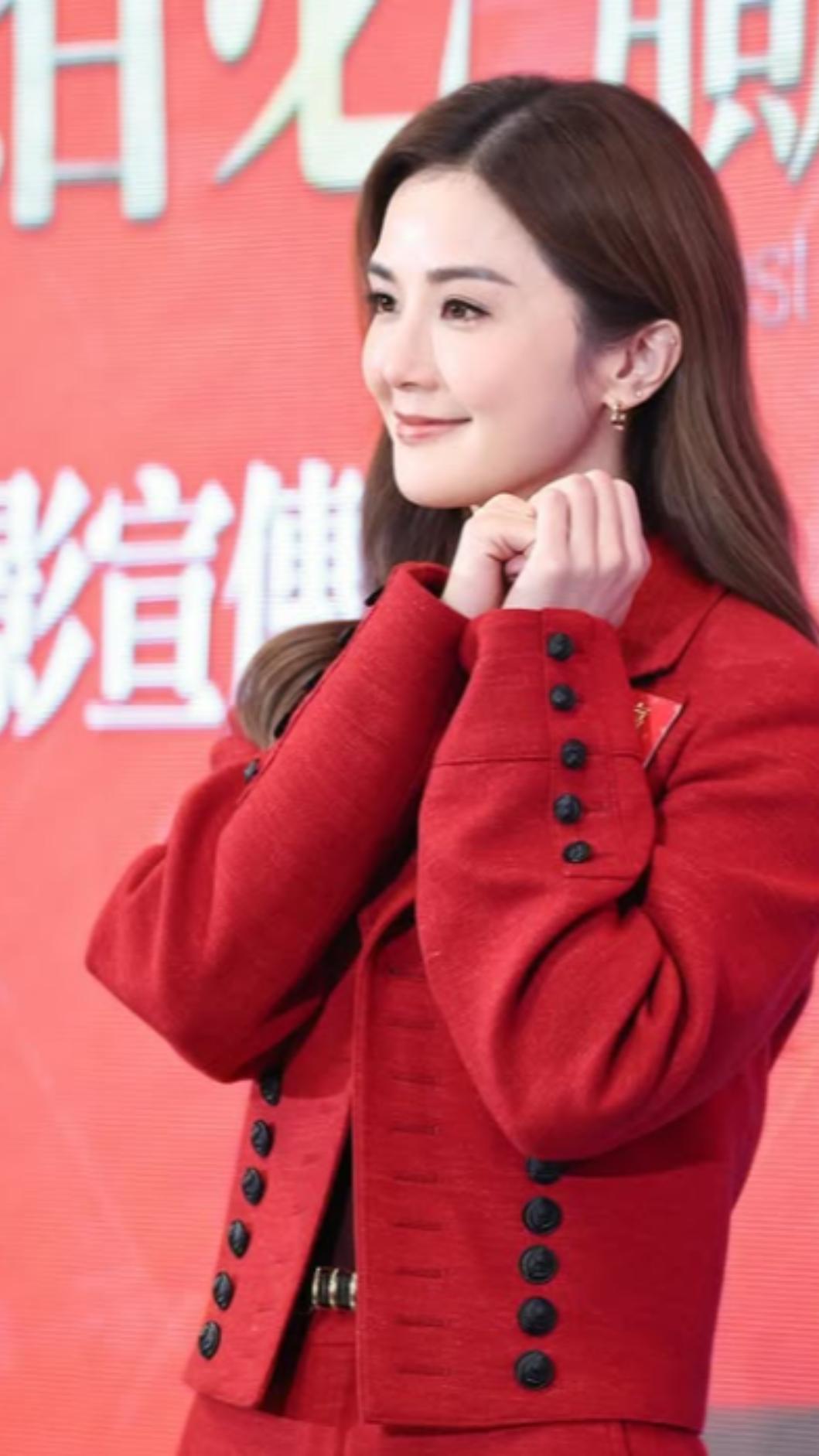 阿Sa近期忙著宣傳賀歲片《祥賭必贏》。(圖/翻攝自IG)