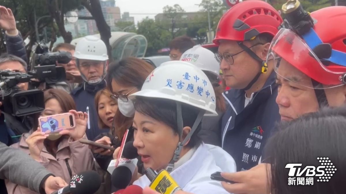 台中新光三越氣爆,盧秀燕取消晚上行程,指示全力救災,韓國瑜的台中行也緊急取消。(圖/TVBS)