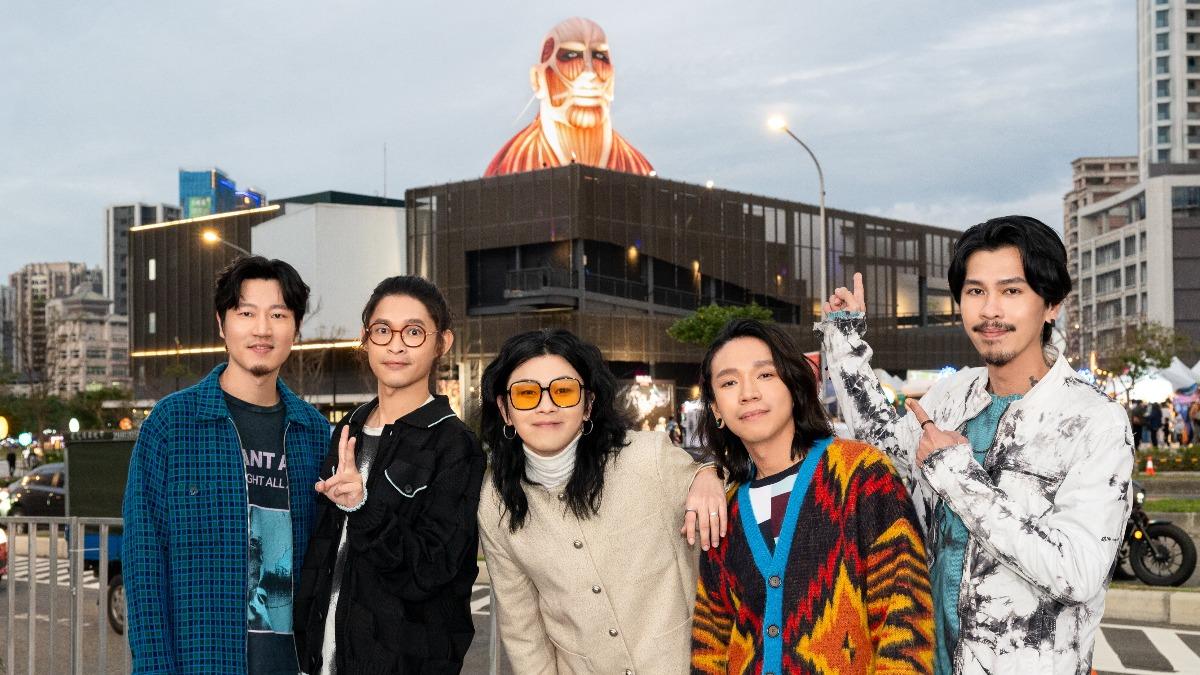 搶看超大型巨人!麋先生現身桃園燈會 吐震撼真心話