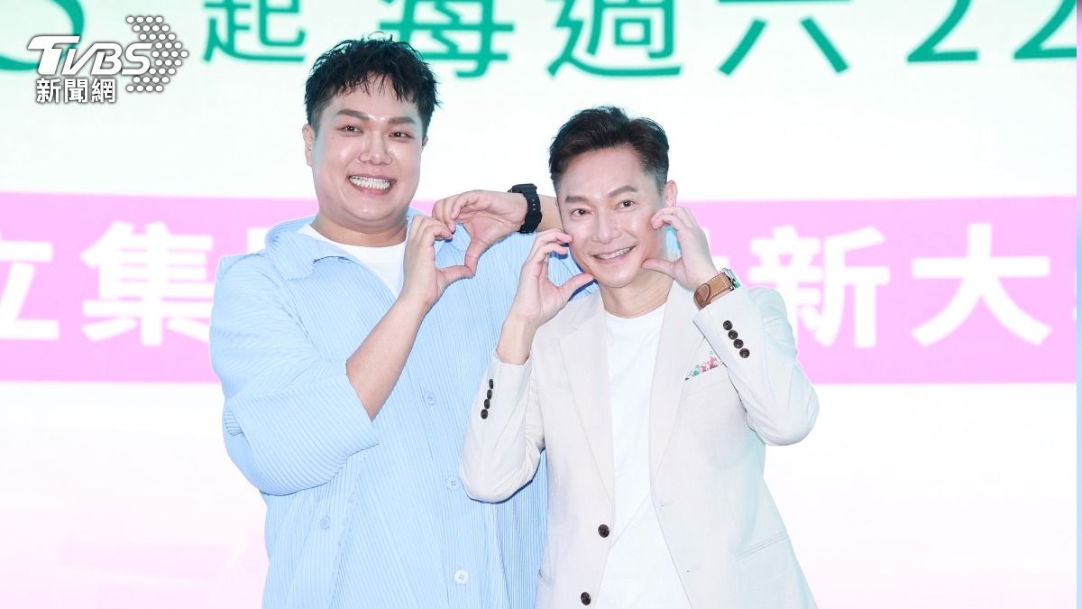 關韶文(左)和謝祖武擔任《戀愛,重修中》戀愛觀察員。(圖/黃城碩攝)