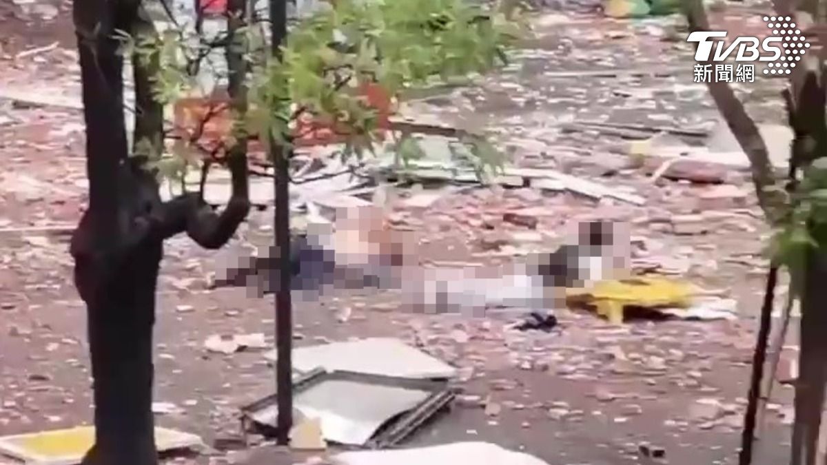新光三越氣爆!男炸飛「半張臉不見」癱路邊亡 員工崩潰:像10級地震