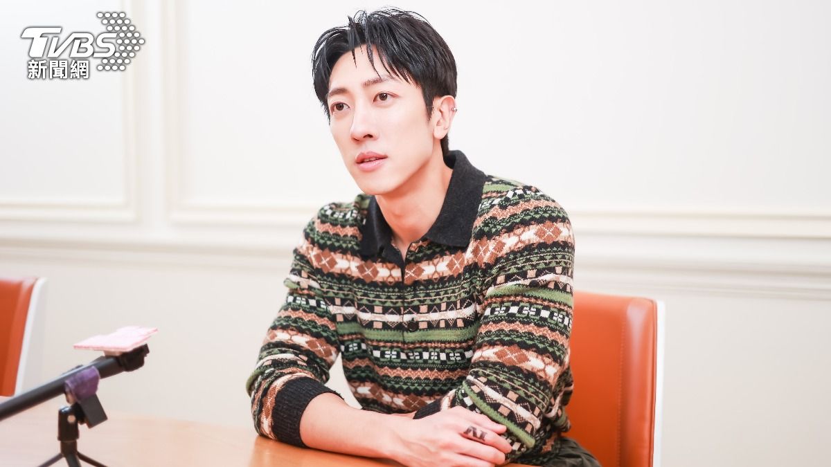 張哲偉接受《TVBS新聞網》專訪。(圖/趙世平攝)