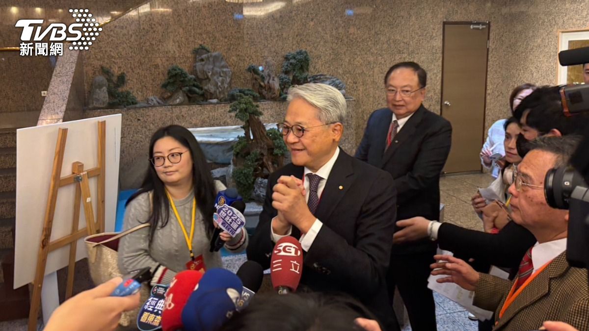 新光三越氣爆死傷意外 吳東亮:感同身受逝者家屬悲傷