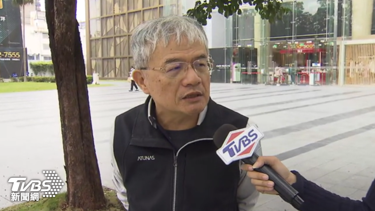 劉澤山還原當天狀況。(圖/TVBS)