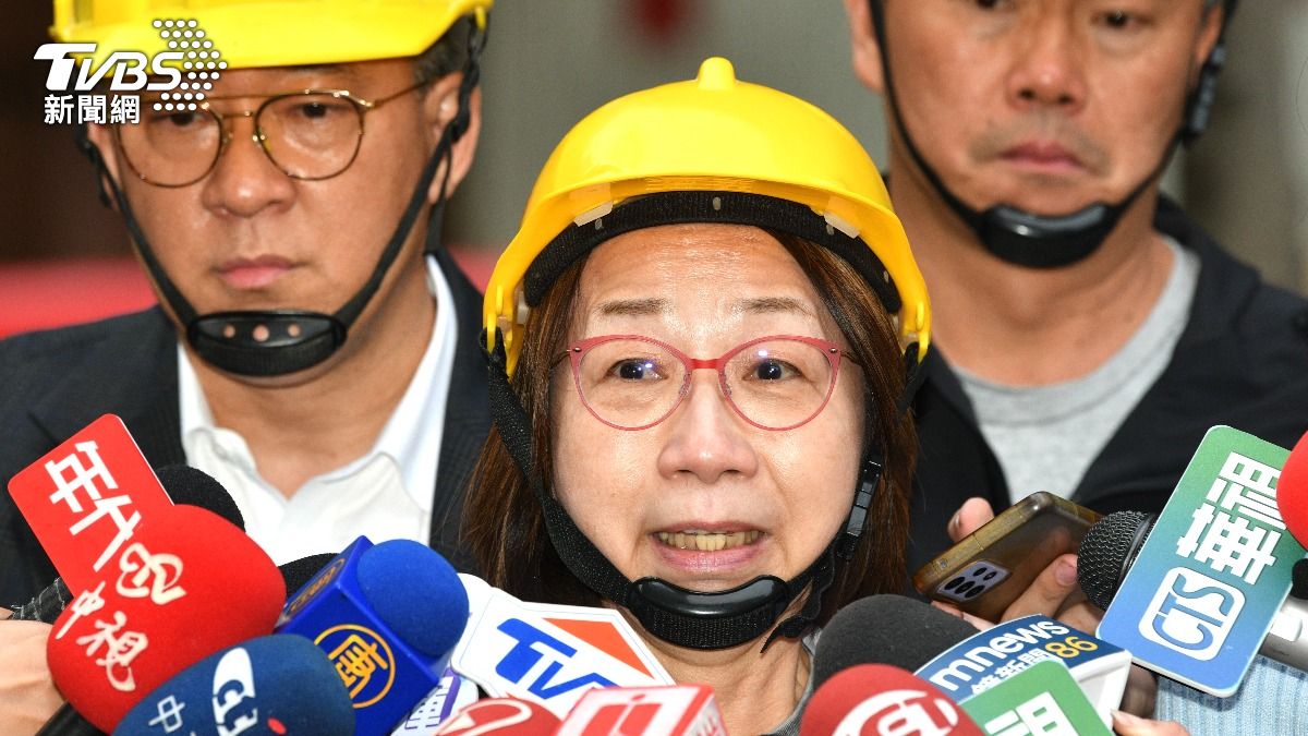 新光三越副總出面一度哽咽 承諾讓員工「帶薪公假」