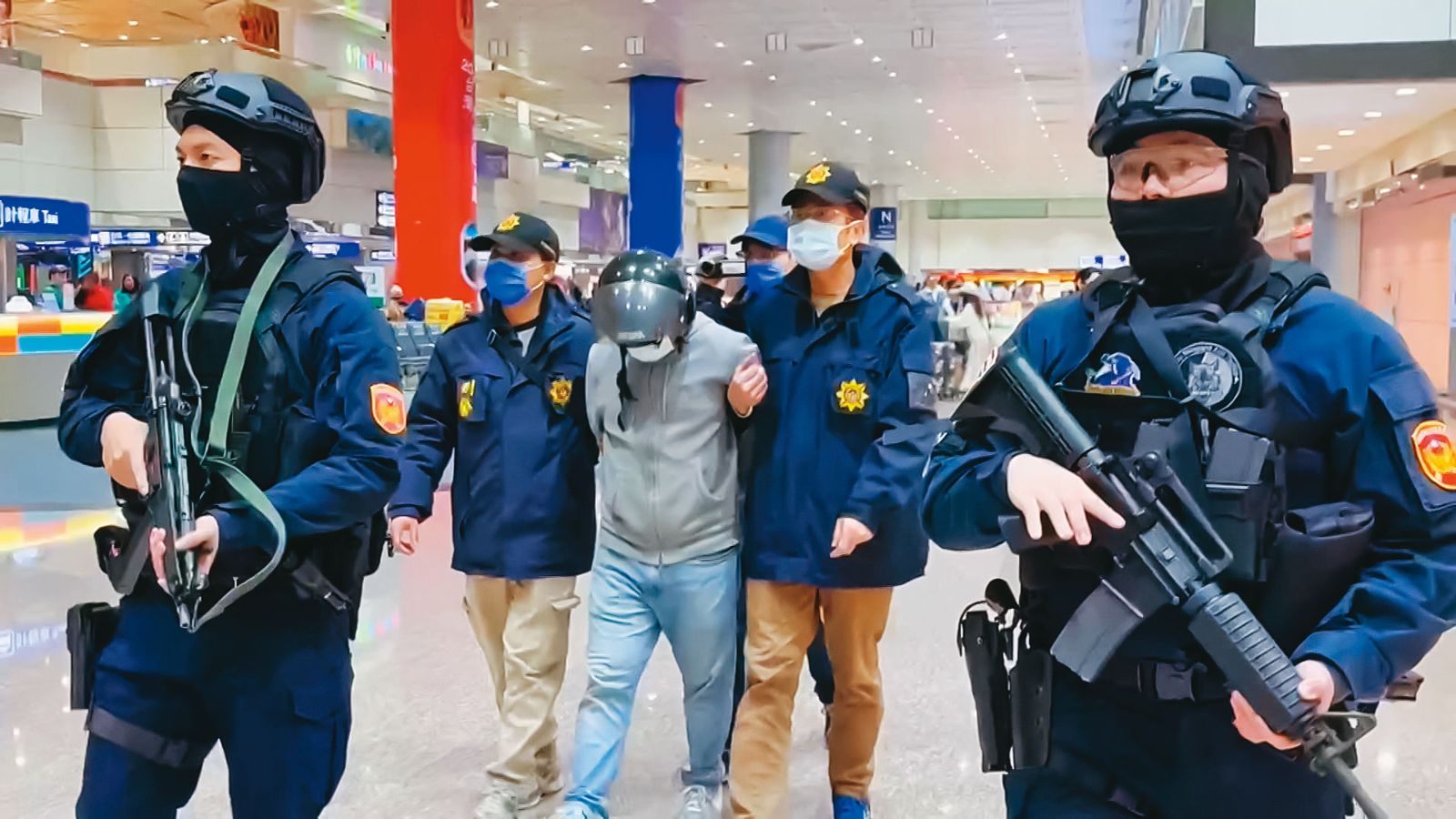殺害劉憲治的歹徒及接應共犯,經警方策動後,自行從國外返台投案。(圖/鏡新聞提供)