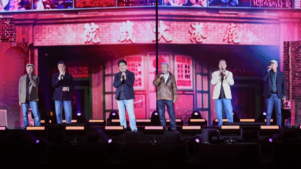 黃慶元(左起)、李宗盛、陳秀男、江學世、張炳輝、劉因國合體開唱。(圖/中華音樂人交流協會提供)