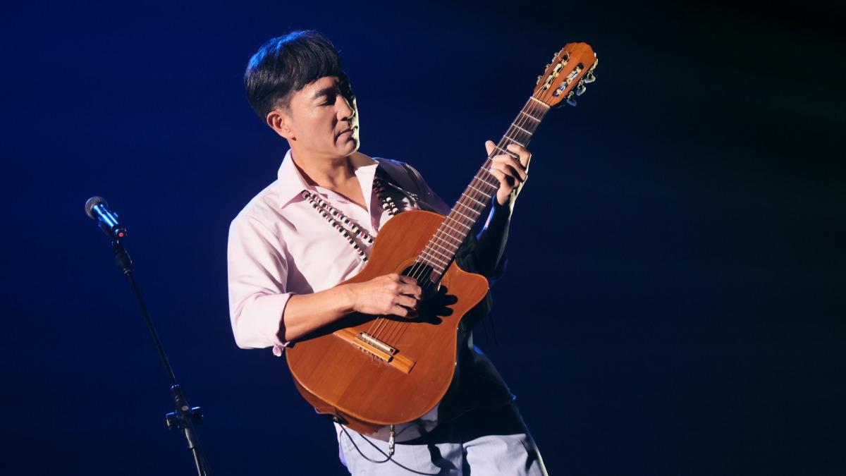 于冠華獻唱〈出塞曲〉以及〈告別〉。(圖/中華音樂人交流協會提供)