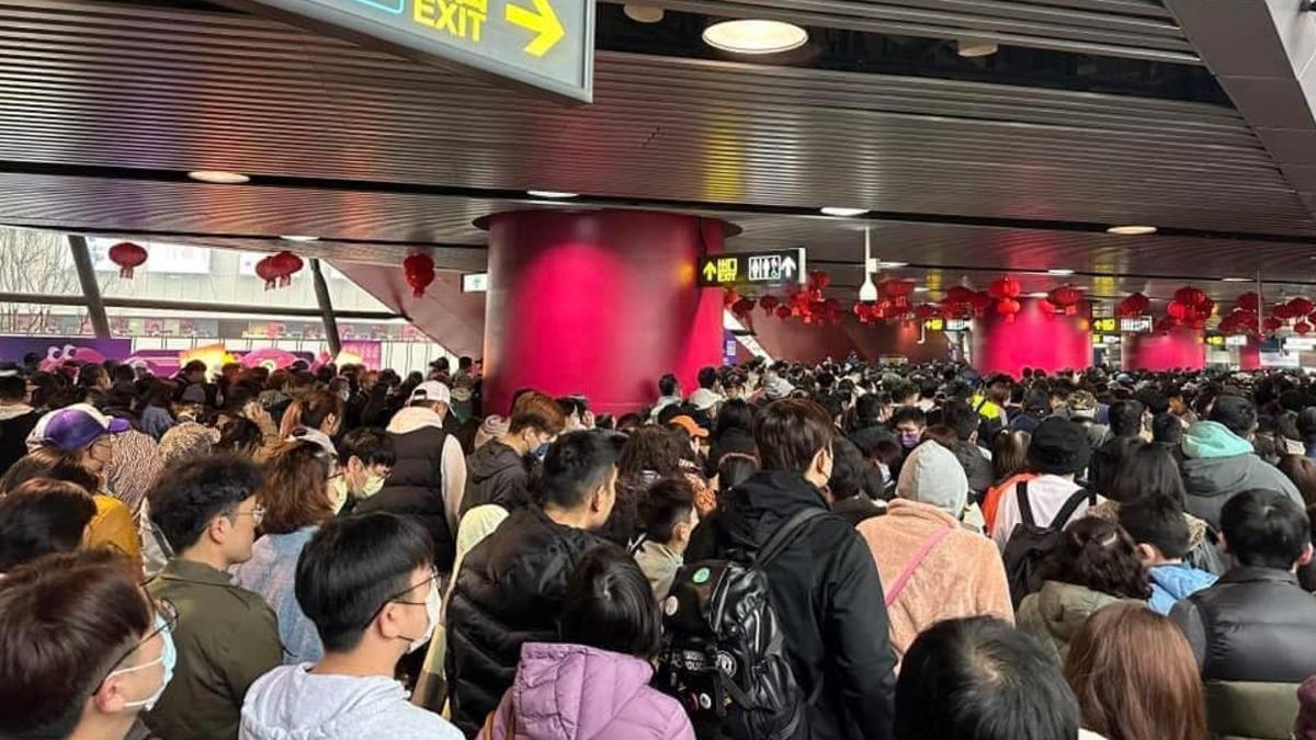 台灣燈會人潮擠爆!已超過140萬人次 民眾PO文急喊:不要再去了