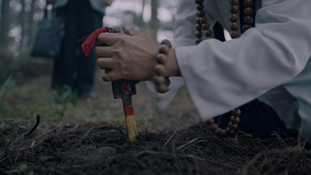 越南恐怖片《開棺》被譽越南版《破墓》。(圖/車庫提供)