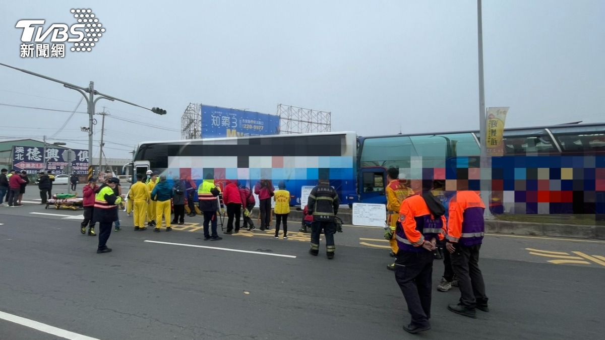 進香團驚魂!嘉義媽祖大道2遊覽車+1自小客追撞 24人受傷