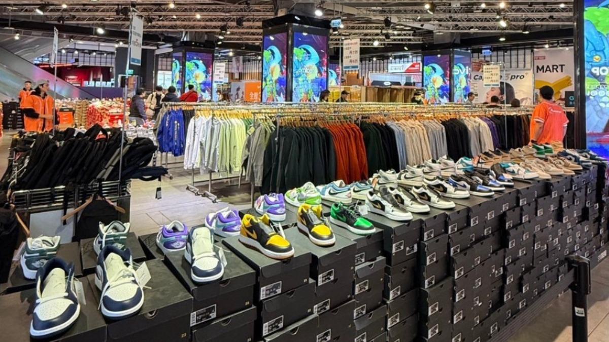 NIKE-NIKE特賣-NIKE-運動鞋-三創NIKE-三創NIKE特賣-摩曼頓